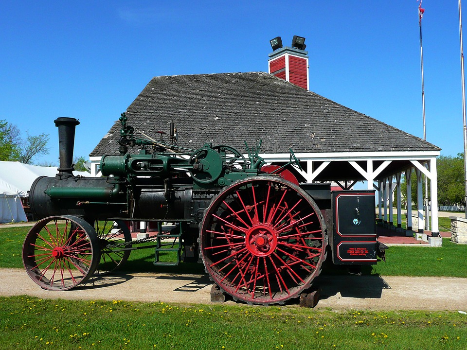 Steinbach, Manitoba — Heritage steam tractor